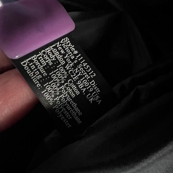 NWT🤩 |•VICTORIA'S SECRET•| Sparkly Silver Sequin Tote & Matching Make Up Bag - Picture 12 of 12